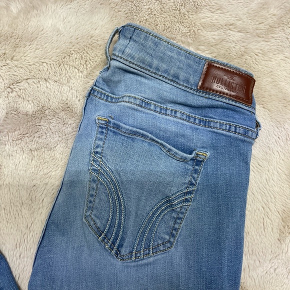 Hollister Skinny Jeans - Picture 2 of 3
